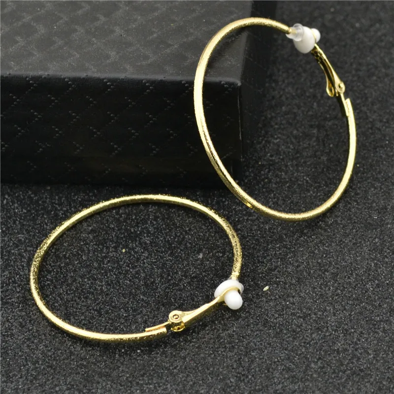 

Clip on the ears Ladies Earring with rubber cushions No piercing Fashion jewelry Big circle Scrub gold silver loop women Earring