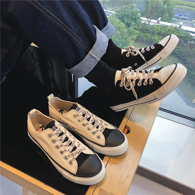 

Retro Canvas shoes men sneakers low top white black Skateboarding shoes men flat student casual shoes men Comfortable footwear