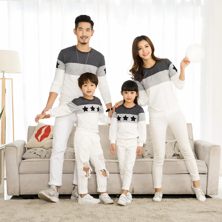 

Spring Matching Family Clothing Embroidery Star Long Sleeve T-shirts Couples Sweater T-shirt Dad Mom Kids Clothes Family Clothes