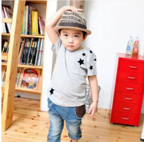 

2019 summer Korean version of the cotton popular printing small stars medium and small boys short-sleeved children t-shirt