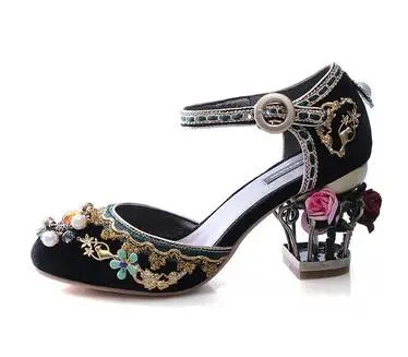 Модные женские вельветовые туфли-лодочки в стиле Лолиты; цвет синий; вечерние туфли с круглым носком на высоком каблуке; женские свадебные туфли с красной вышивкой - Цвет: Черный
