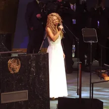 Shakira 2016 Celebrity Kleider Weiß Bodenlangen Chiffon Abendkleid