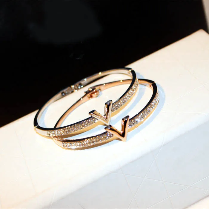 2016 New Design Brand Jewelry Letter V CZ Crystal Screw Bracelet Rose Gold Cuff Bangle For