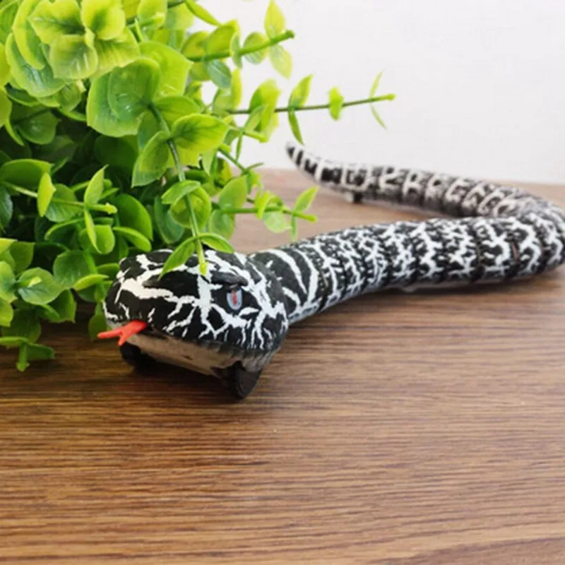Plástico de Controle Brinquedo para Crianças Remoto Infravermelho Engraçado Sneaker Novidade Surpresa Piadas Práticas Simulação Animal Brincadeira rc Cobra 10 Animais e robôs por radiocontrole