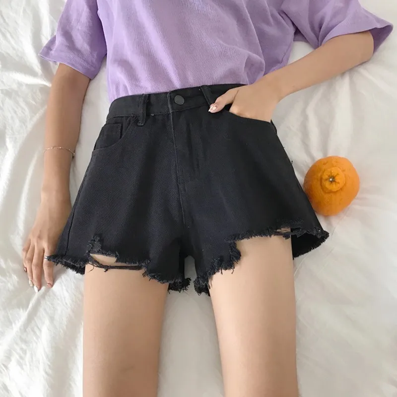 Elegant Ripped Hem Denim Shorts 2019 New Summer Mid Waist Zipper Fly Casual Woman Bottoms Straight Leg Loose Shorts Jeans Elegant Ripped Hem Denim Shorts 2019 New Summer Mid Waist Zipper Fly Casual Woman Bottoms Straight Leg Loose Shorts Jeans