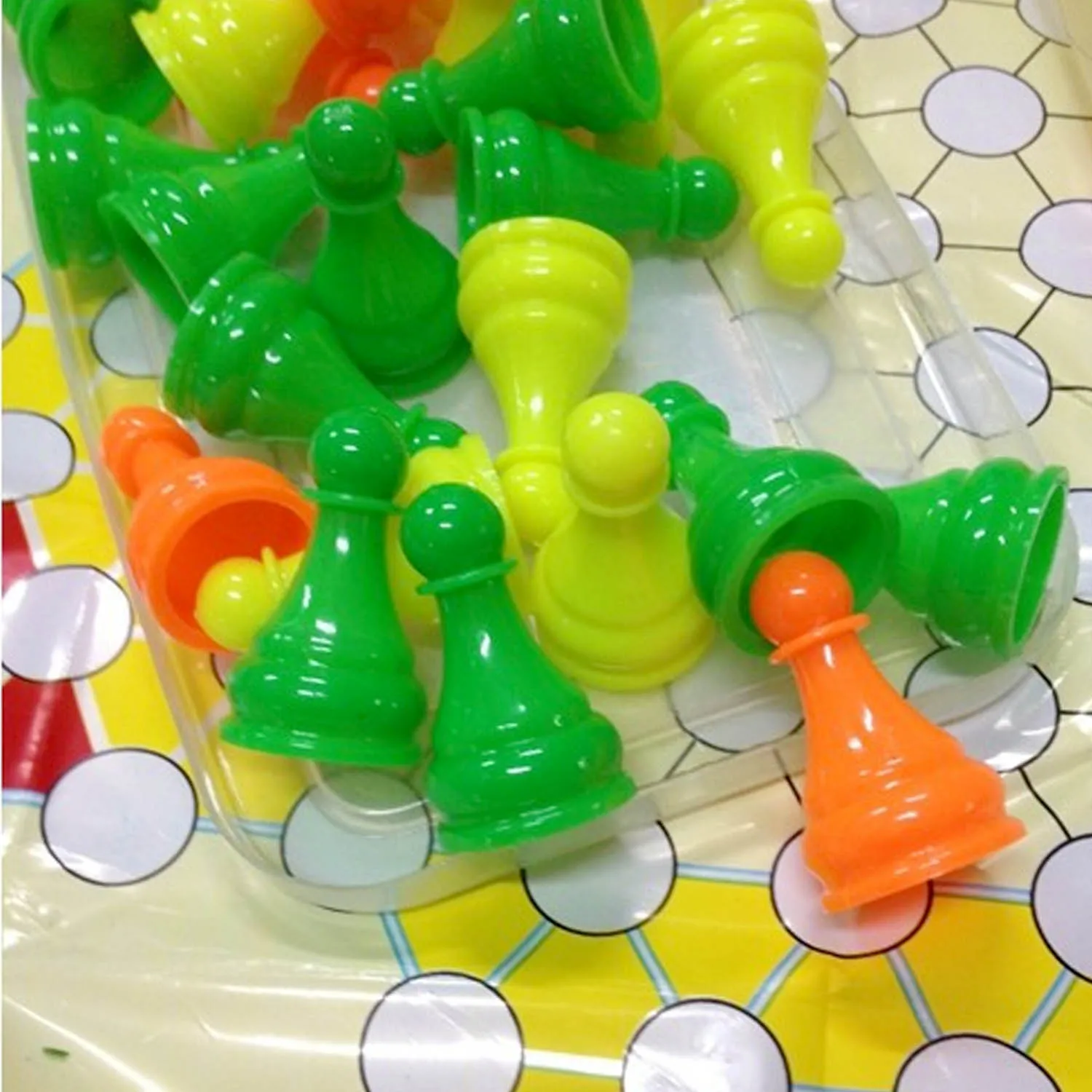 Детские развивающие игрушки 90 шт. 3 цвета пластиковые 35 мм Pawns Pieces маркеры для Halma головоломки игровые для настольных игр поставки развивающие игрушки