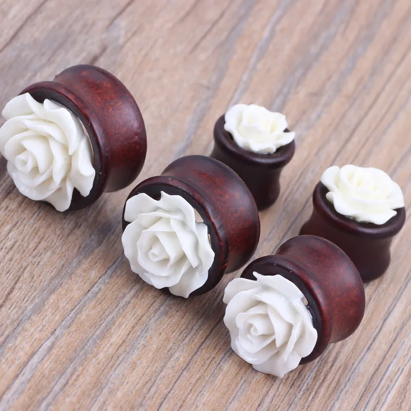JUNLOWPY Flower Ear Plug Wood Flesh Tunnel Bamboo Ear Expanders Fashion Helix Piercing Plugs Tragus Earrings Body Jewelry 70pcs
