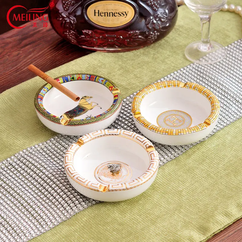 

Luxury Handmade Gold Ashtray Ceramic Ash Tray Cigarettes Smoking Accessories Organizer Small Gifts For Boyfriend Home Decoration