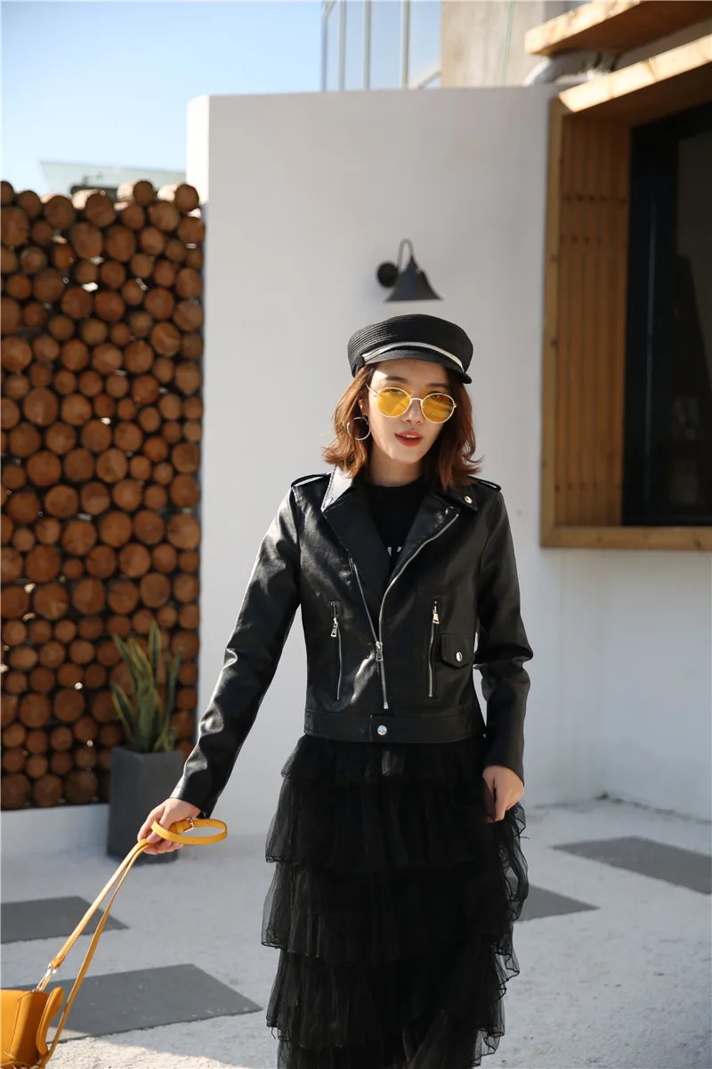 Женская новая куртка из искусственной кожи и пальто короткий стиль офисной леди с принтом сзади Поезд Черный Бежевый 2 цвета SML slim fit Осень - Цвет: YLL8823 Black
