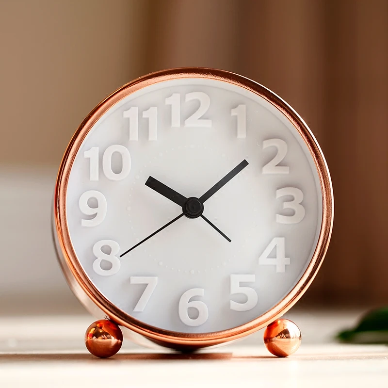 

Metal Silent Rose Gold Alarm Clock Scandinavia Children Bedside Creative Pointer Type Alarm Clock Mini Portable Home Decor