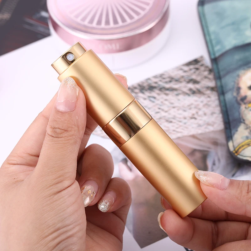 

100pcs 8ML Ladies Lipstick Shape Aluminum Perfume Bottle Rotary Spray Cosmetics Packing Perfume Bottle Free Shipping