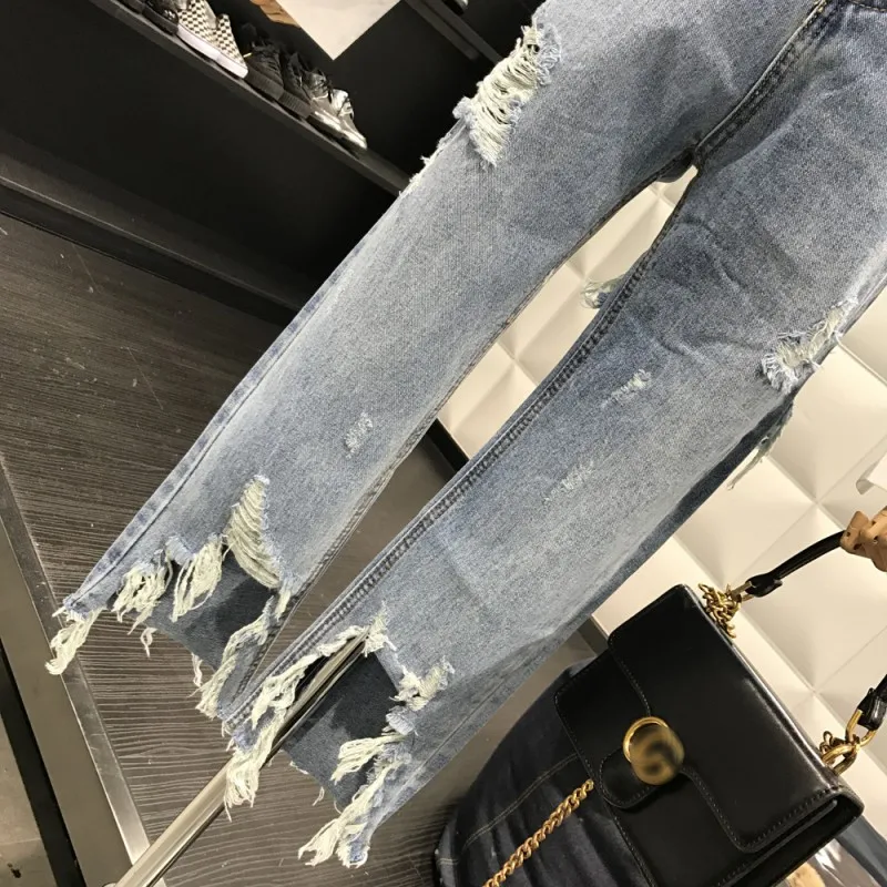 conew_8879338345_1397697024