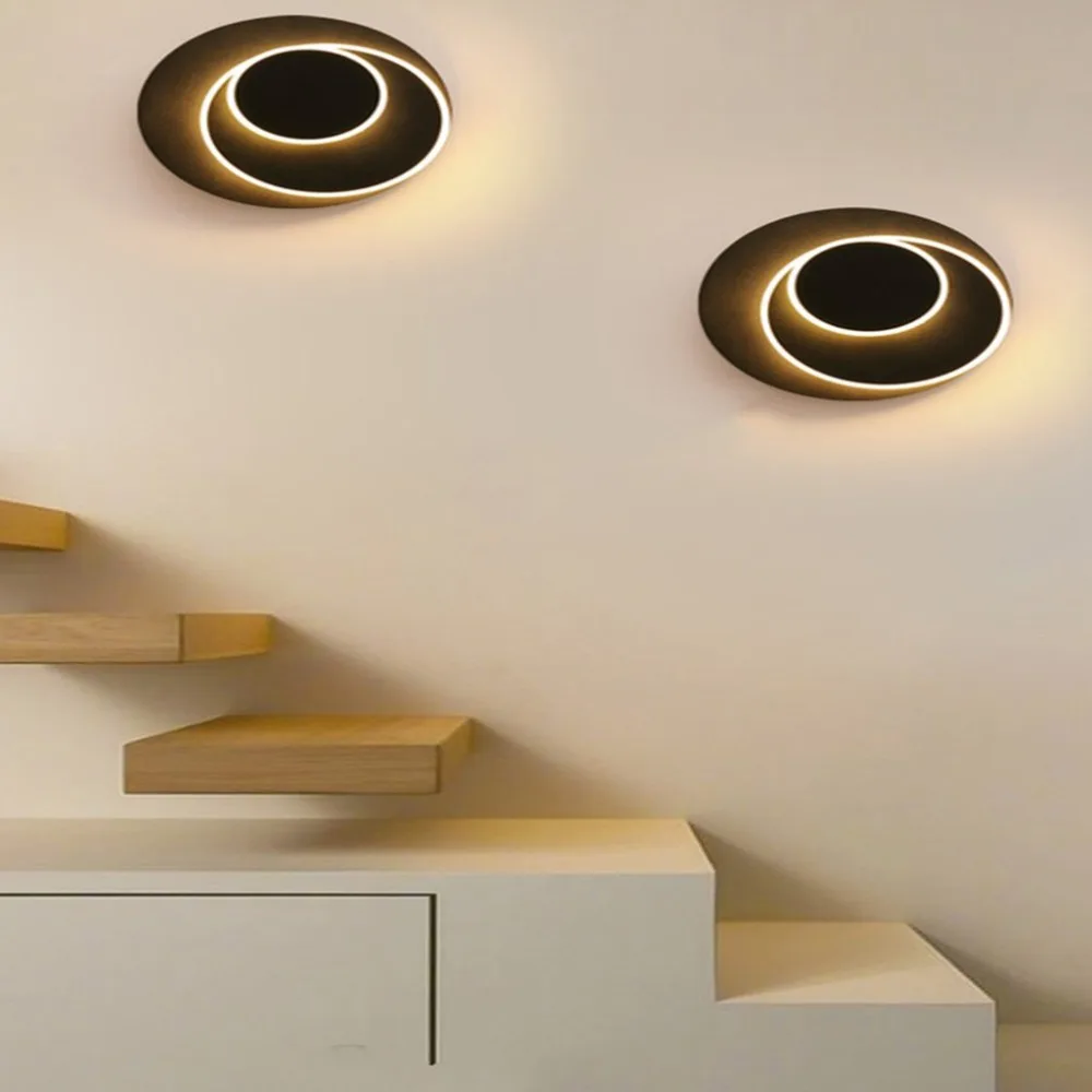 

High Quality 5W LED Acrylic Wall Fixture Light Adjustable Chasing The Moon Lamp Black Shell for Home Living Room Decor Supplier