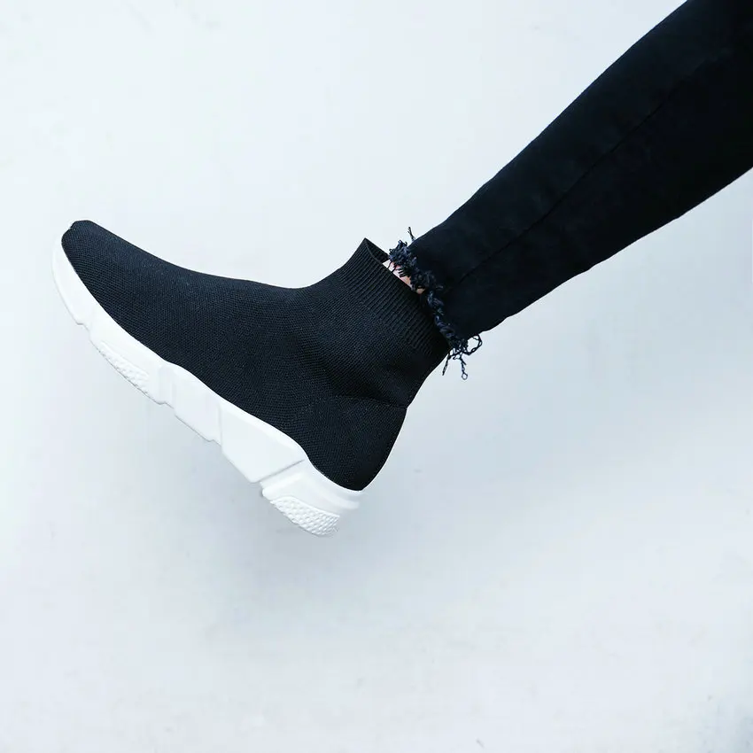 QUTAA/ г.; женская обувь; демисезонная эластичная обувь на танкетке с круглым носком; Модные женские кроссовки на мягкой подошве; размеры 34-39