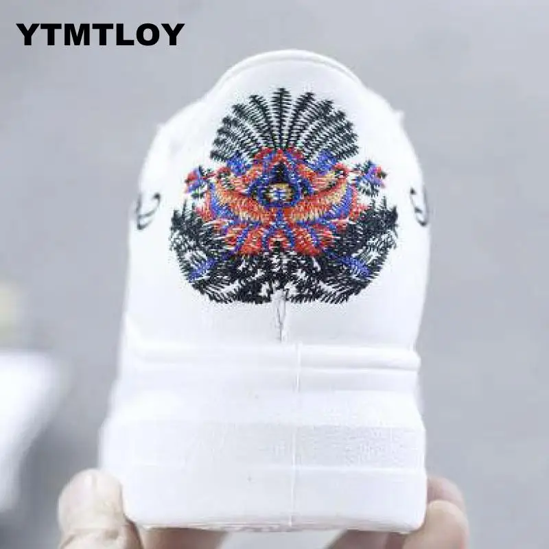 Женская Повседневная обувь сезон весна лето 2019 Модные дышащие кроссовки на