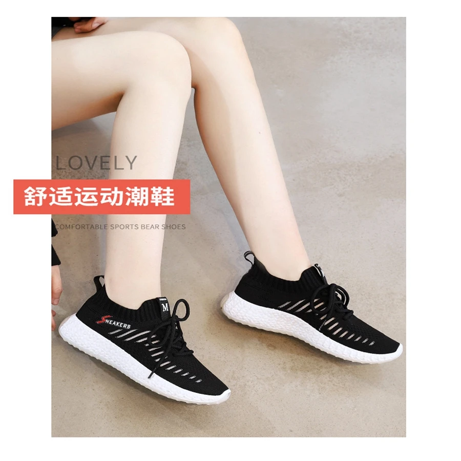 

2019 new women's shoes round head Korean version of the belt fashion wild breathable flat net shoes.