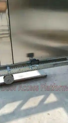 Metal Roller Wheel Gate Motor Door Opener Automatic Door Locker