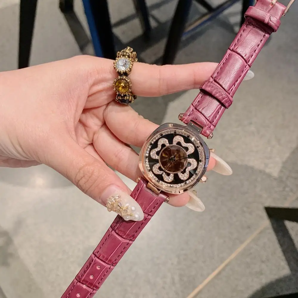 

Lucky Four Leaf Clover Women Dress Watches Spinning Flower GOOD LUCK Gift Watch Crystal Hearts Rotating Watch Waterproof Leather