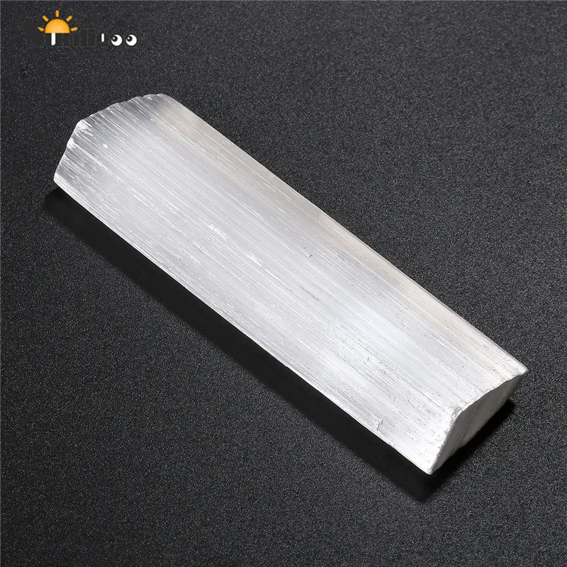 Billig Sunligoo Unregelmäßigen Selenite Kristall Stick Zauberstab Polieren Kristall Stein Reiki Healing Energie Infundiert Stein Tray Sockel 6 10 pcs