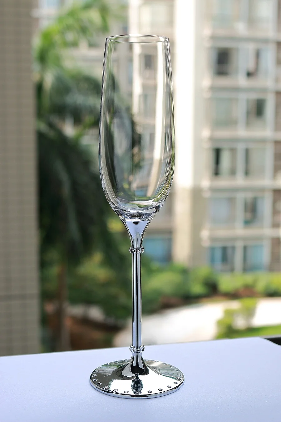 

2 pieces 250ml/8.8oz lead free crystal wedding goblet set metal stand decorated with crystals