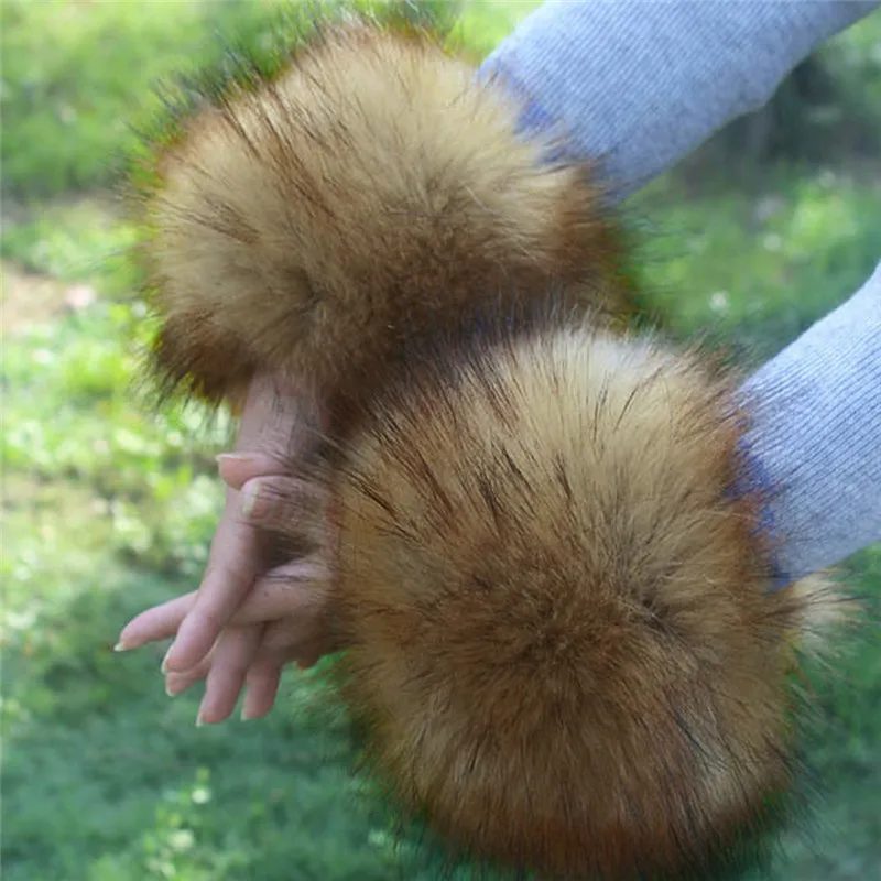 Women Warm Winter Windproof Cuffs Set Bracelet Fur Oversleeve Wristbands guantes eldiven handschoenen 40FE2112