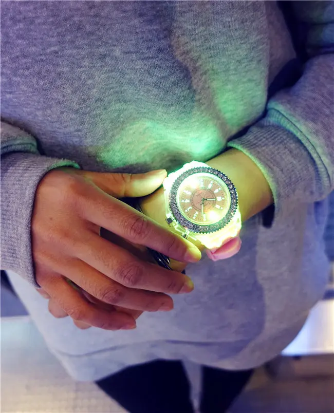 Модный светодиодный светильник наручные часы женская форма студенческие повседневные спортивные персональные желеобразные светящиеся часы детские часы