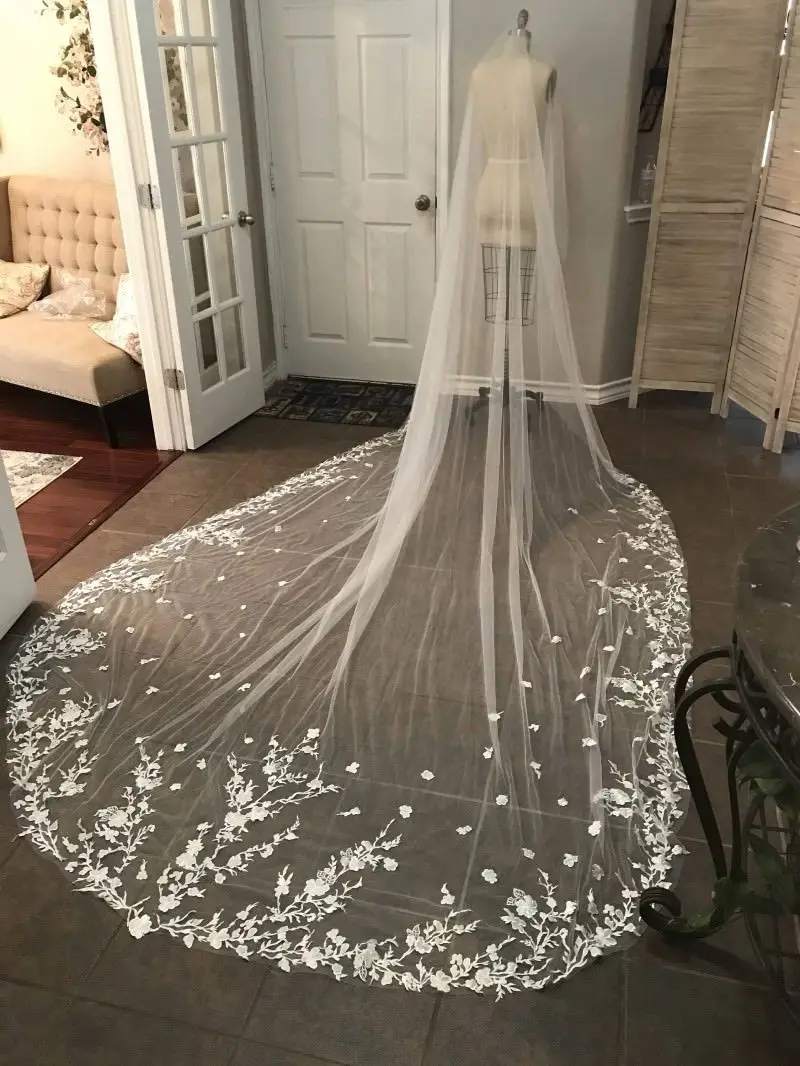 US $44.46 Hot Sell Bridal Veil WhiteIvory Small Fowers Lace Long Cathedral Veil Wedding Bridal Veil With Comb Wedding Accessories 456