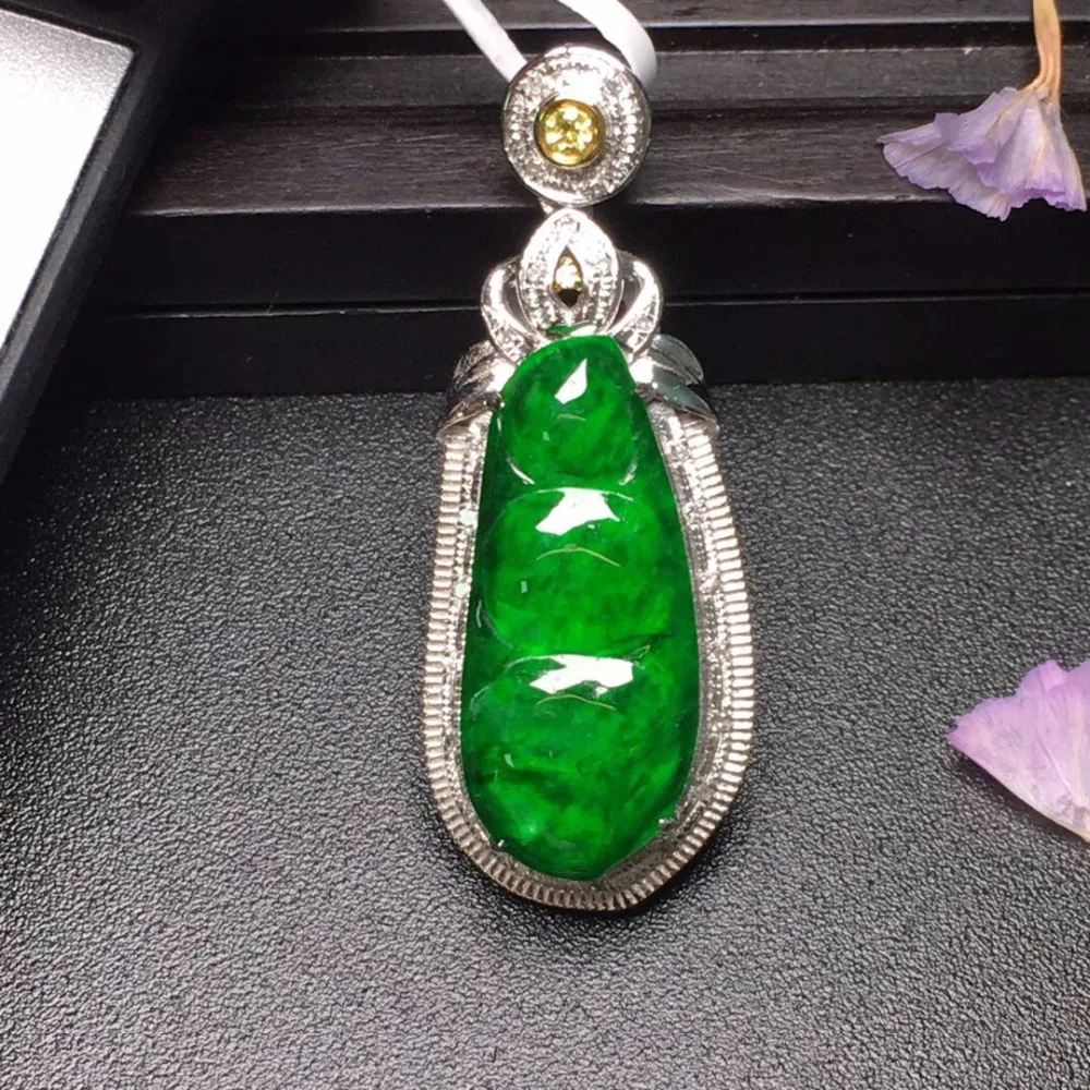 

Fine Jewelry Real 18K White Gold Lucky Beans Natural Burmes Jade Gemstones Pendant Necklace Fine Women Pendants Necklaces319