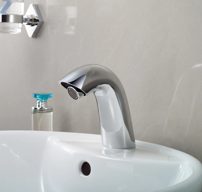 

Electronic Infrared Automatic Faucet,desk mounted brass Chrome Single cold Sensor tap ,torneiras para banheiro 8806