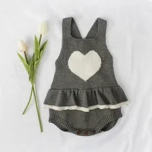 Комбинезон для новорожденных ручной вязки с рюшами; комбинезон с принтом в форме сердца; теплые детские брюки без рукавов; одежда для маленьких девочек