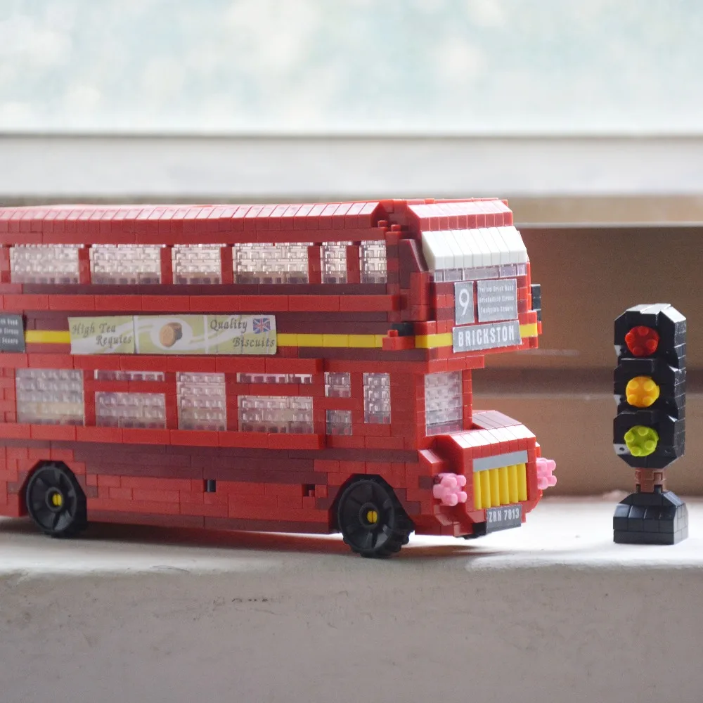 

1750Pcs London Double Decker Public Bus Red Car Vehicle DIY Building Blocks Diamonds Toys Compatible With Legoings LOZ ZRK 7813