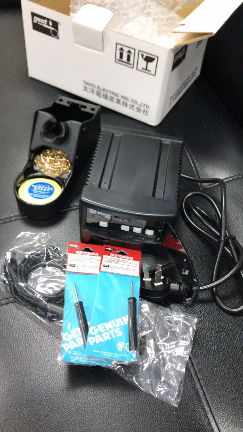 

orignal Goot heating station and tweezer set station = RX-812AS-TD tweezer = XST-80G