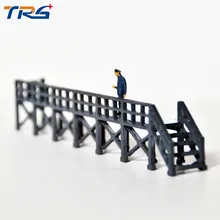 2pcs HO Scale Train model construction scene sand table railway locomotive repair station around overhaul station soldiers model scene natural leaf litter scale models simulation birch leaf leaves the effect sand scene dedicated