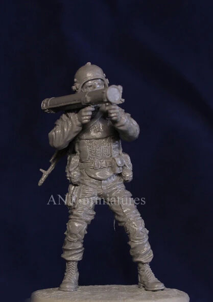 1/35 шкала Неокрашенная резиновая фигурка Современный русский анти бак|modern russian|resin