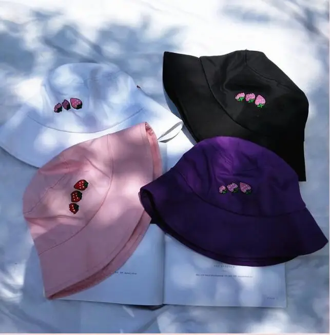 

New strawberry embroidery bucket hat