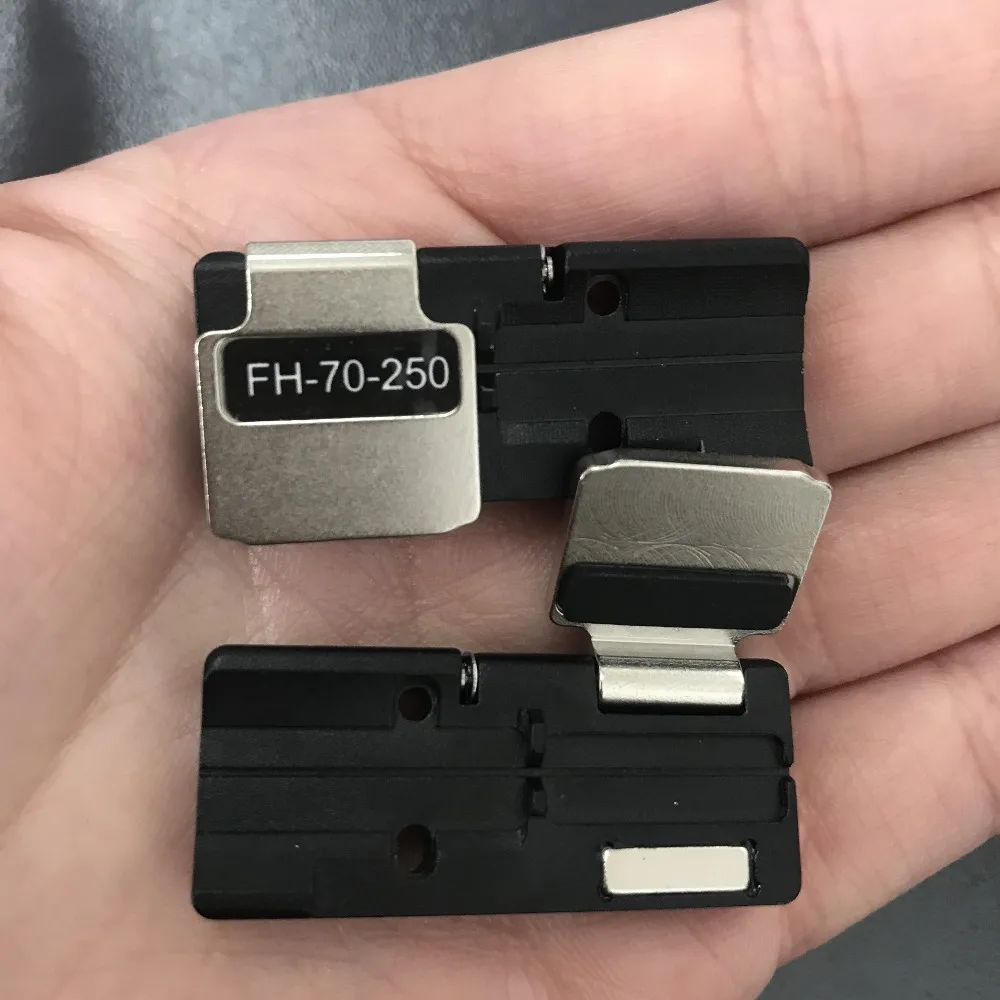 

Fujikura FH-70-250 Fiber holder apply for FSM-70R 70R+ 19R+ 12R FSM-70S FSM-70S+ 62S+ 19S+ FSM-41S 38S Fiber fusion splicer