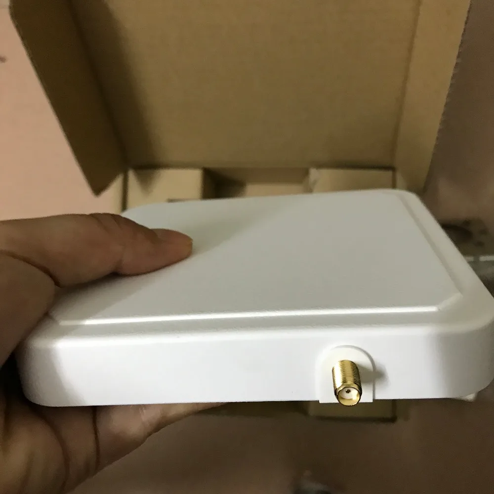 840 960 МГц небольшая круговая поляризация 5.5dbi усиление uhf rfid антенны для наружной
