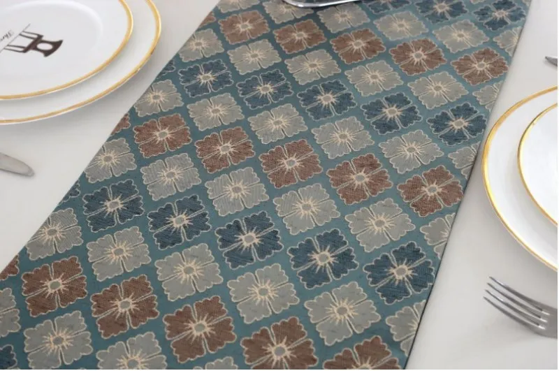 Juyang. الكلاسيكية البتلة نمط الجدول عداء. حساسة جاكار الحرفية. طاولة القهوة غطاء القماش. نهاية السرير الزخرفية الشرائط.