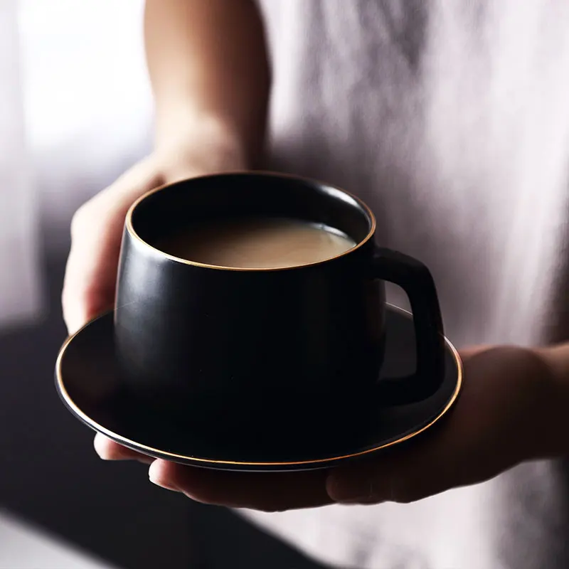INMYLIFE керамическая кофейная чашка и блюдце черный пигментированный фарфор чайная чашка набор кофейная чашка набор маленькая европейская роскошная креативный подарок