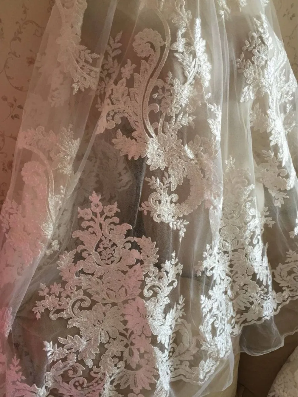 Элегантная кружевная ткань цвета слоновой кости с цветочным рисунком в стиле ретро, расшитая блестками, свадебная кружевная ткань, новая дизайнерская кружевная ткань для свадебного платья, модное платье высокого качества