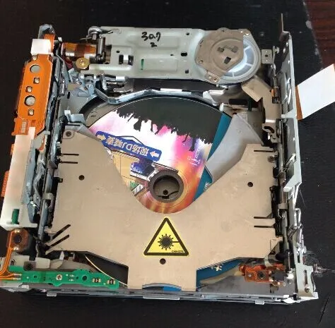 

Lexus LEXUS SC430 six disc CD movement
