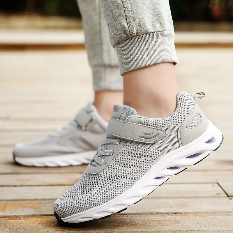 

2019 Casual Knitted Mesh Men's Shoes Solid Shallow Lace Up Lightweight Soft Men Sneakers Shoes Breathable zapatillas