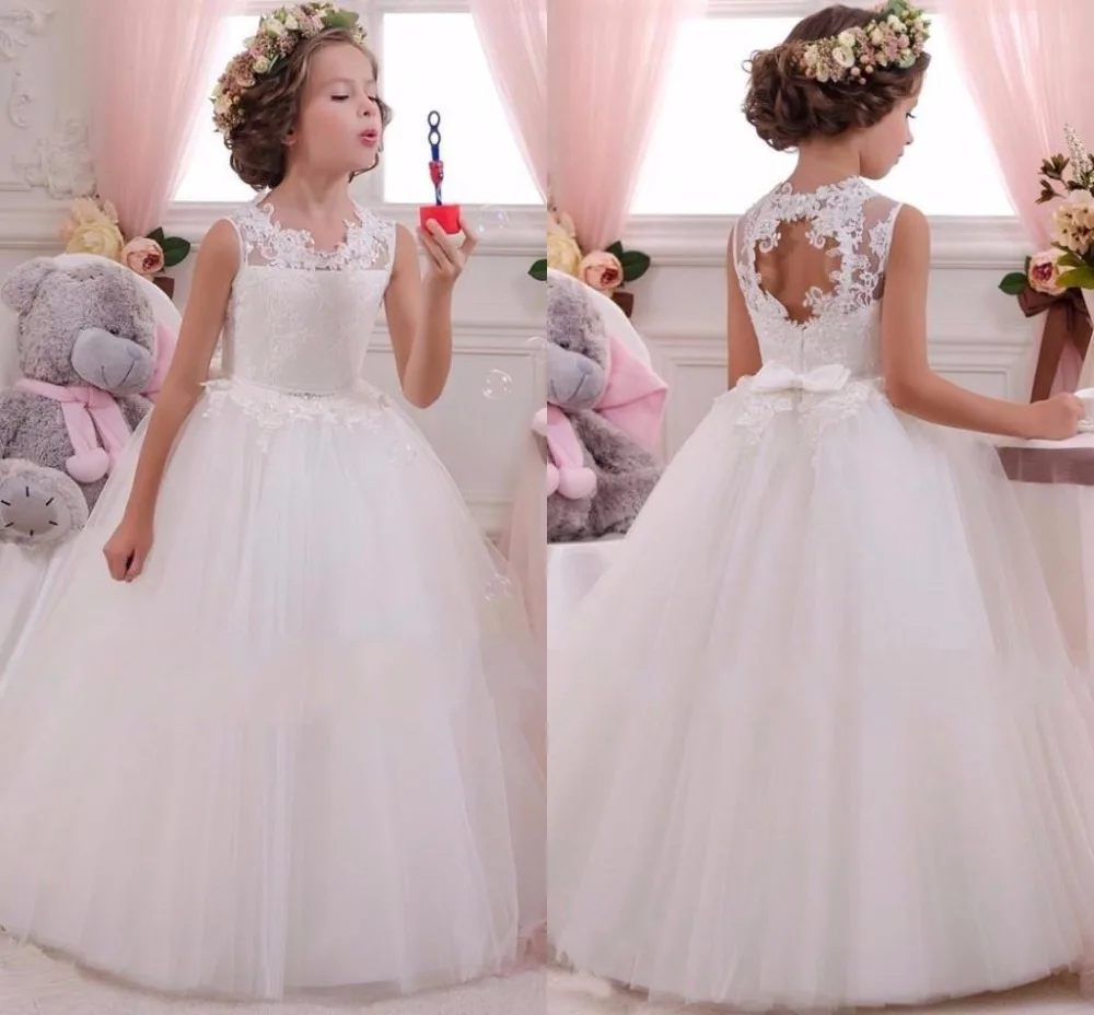 

2019 Cute Flower Girl Dresses Long Floor Length Crew Neck Backless Pricness Lace First Communion Dresses with Bow