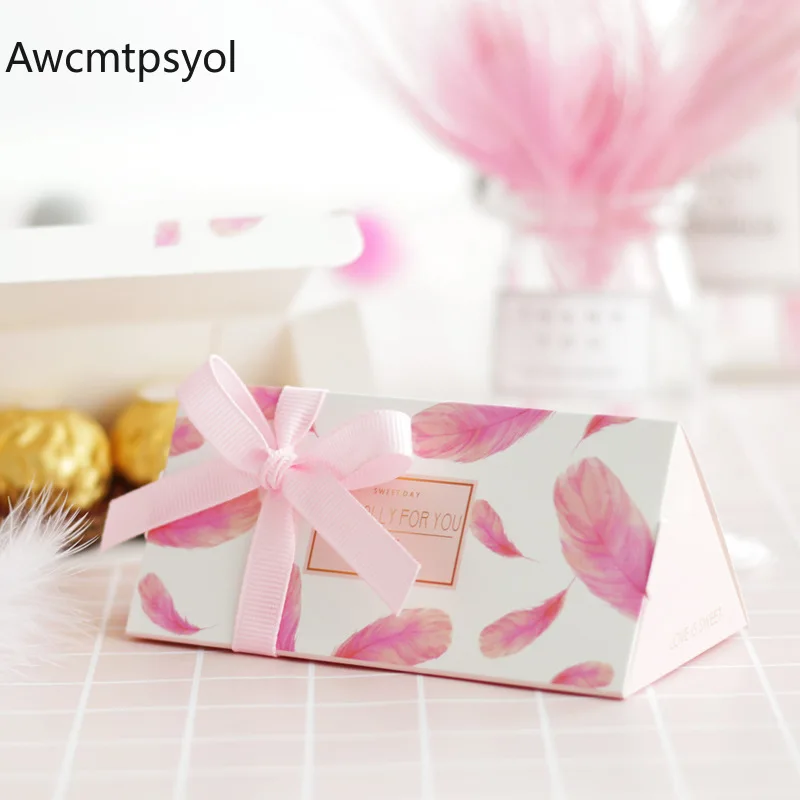 

Pink Wedding Favor Chocolate Gift Boxes Feather Candy Box Paper Bags for Wedding Party Favors Baby Shower Brithday Decoration