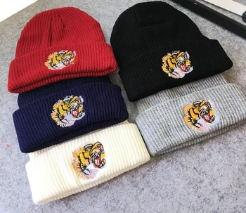 

2018 New Autumn Winter Warm Cotton Beanie Knitted Embroidery Tiger Cap For Men Women Couple Hats Skullies Scarf Soft Wool Gorros