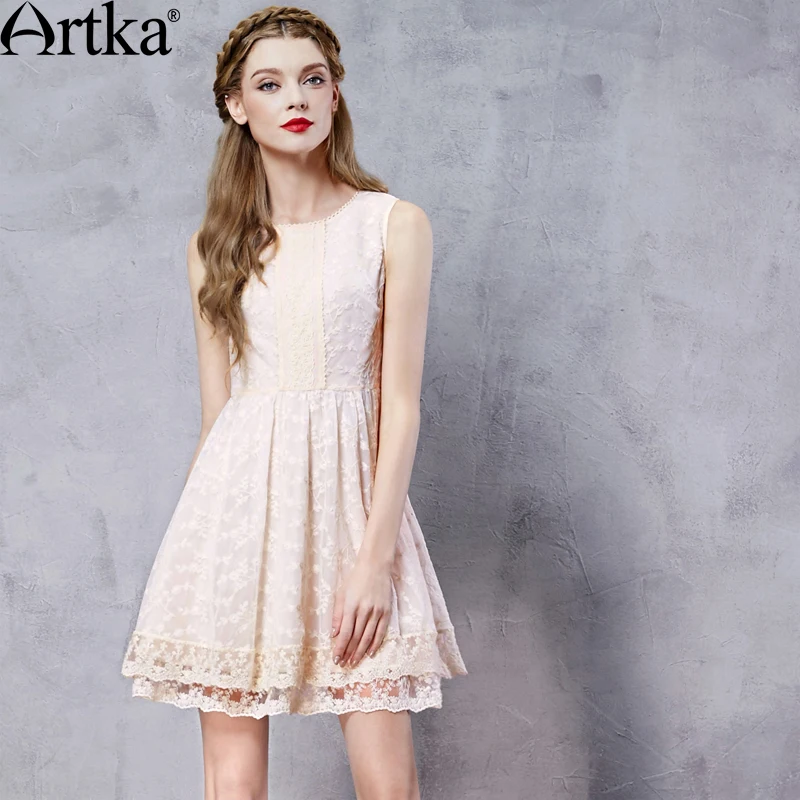 Женское мини платье с вышивкой ARTKA элегантное удобное кружевное без рукавов
