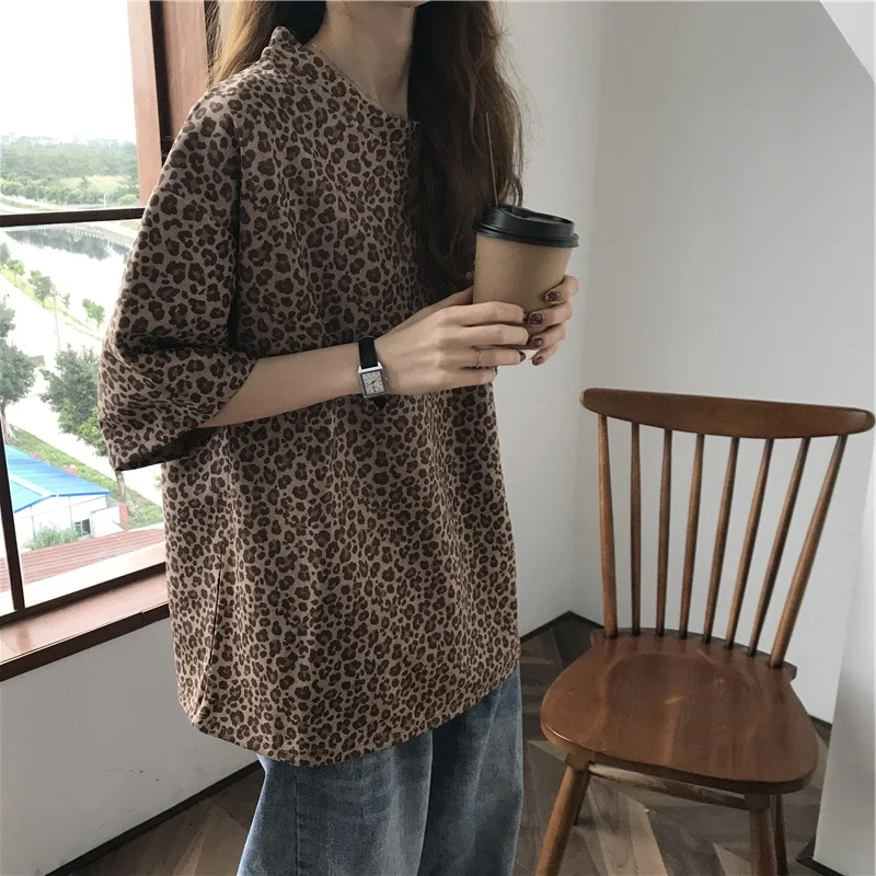 

Harajuku ulzzang Tees streetwear Women Leopard Tops Half Sleeve Loose T-shirts Korean All-match Summer new t shirt camisas mujer