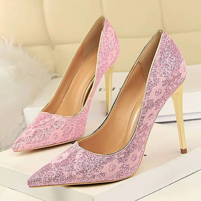Boussac/элегантные кружевные свадебные туфли для женщин; пикантные женские туфли-лодочки с острым носком на высоком каблуке; женская обувь для вечеринок с цветочным узором; SWB0144