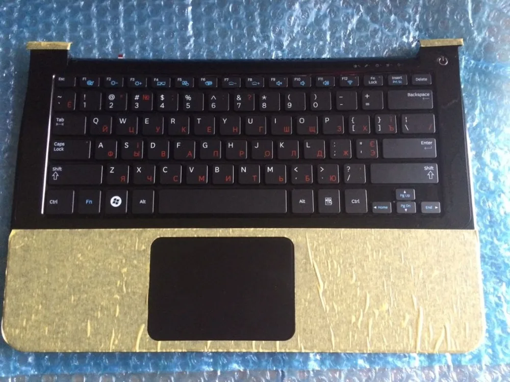 

New laptop keyboard for Samsung NP900X3A keyboard with topcase Russian version (French, Italian,UK German optional) palmrest