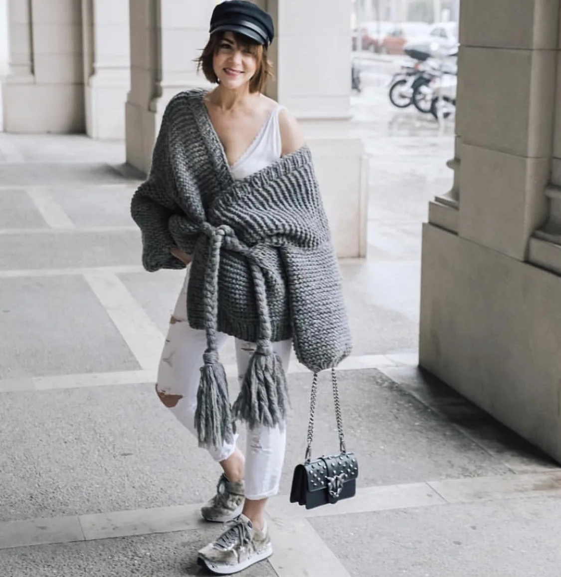 Oumeifeng Pure Handmade Large Tassel Belt Modeling Full Sweater Jacket Fashion Casual 2019 Early Fall New Wave Cardigan Oumeifeng Pure Handmade Large Tassel Belt Modeling Full Sweater Jacket Fashion Casual 2019 Early Fall New Wave Cardigan